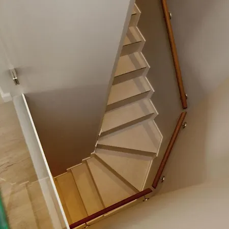 Groote Leevke Daire List